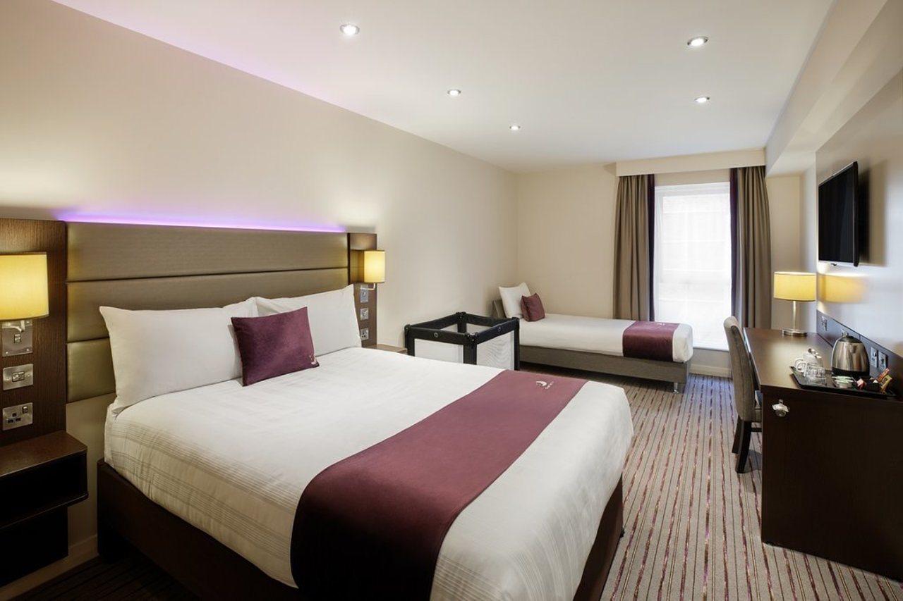 Premier Inn London Brixton Exterior foto