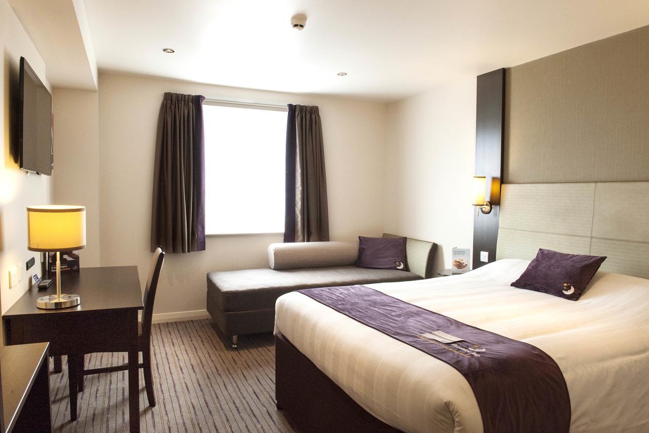 Premier Inn London Brixton Exterior foto